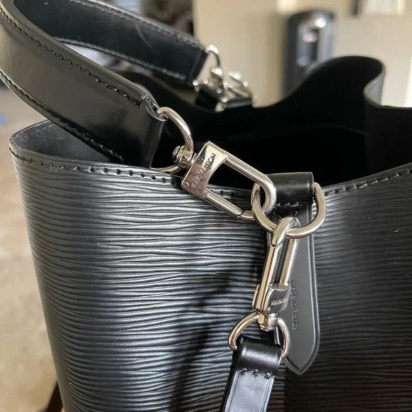 Louis Vuitton. Blk NeoNoe MM Epi. Mint, original box, - Picture 12 of 16